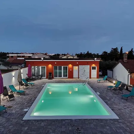 Pula, Istria 12 아파트 풀라