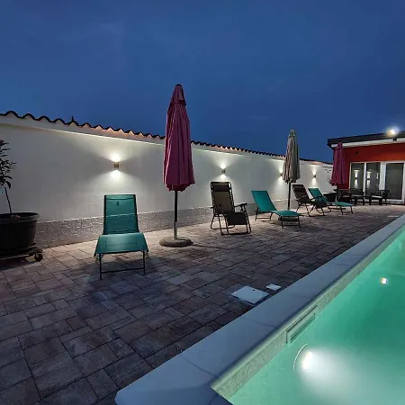 Pula, Istria 12 아파트 풀라