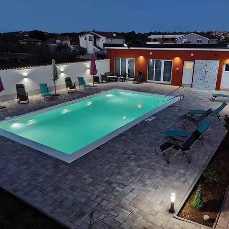 Pula, Istria 12 아파트 풀라