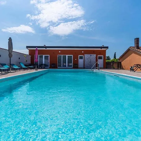 Pula, Istria 12 아파트