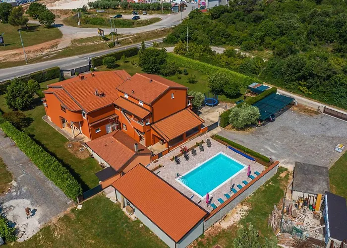 Pula, Istria 12 Pula