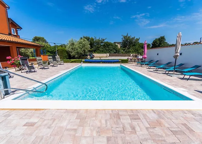 Pula, Istria 12 Daire *